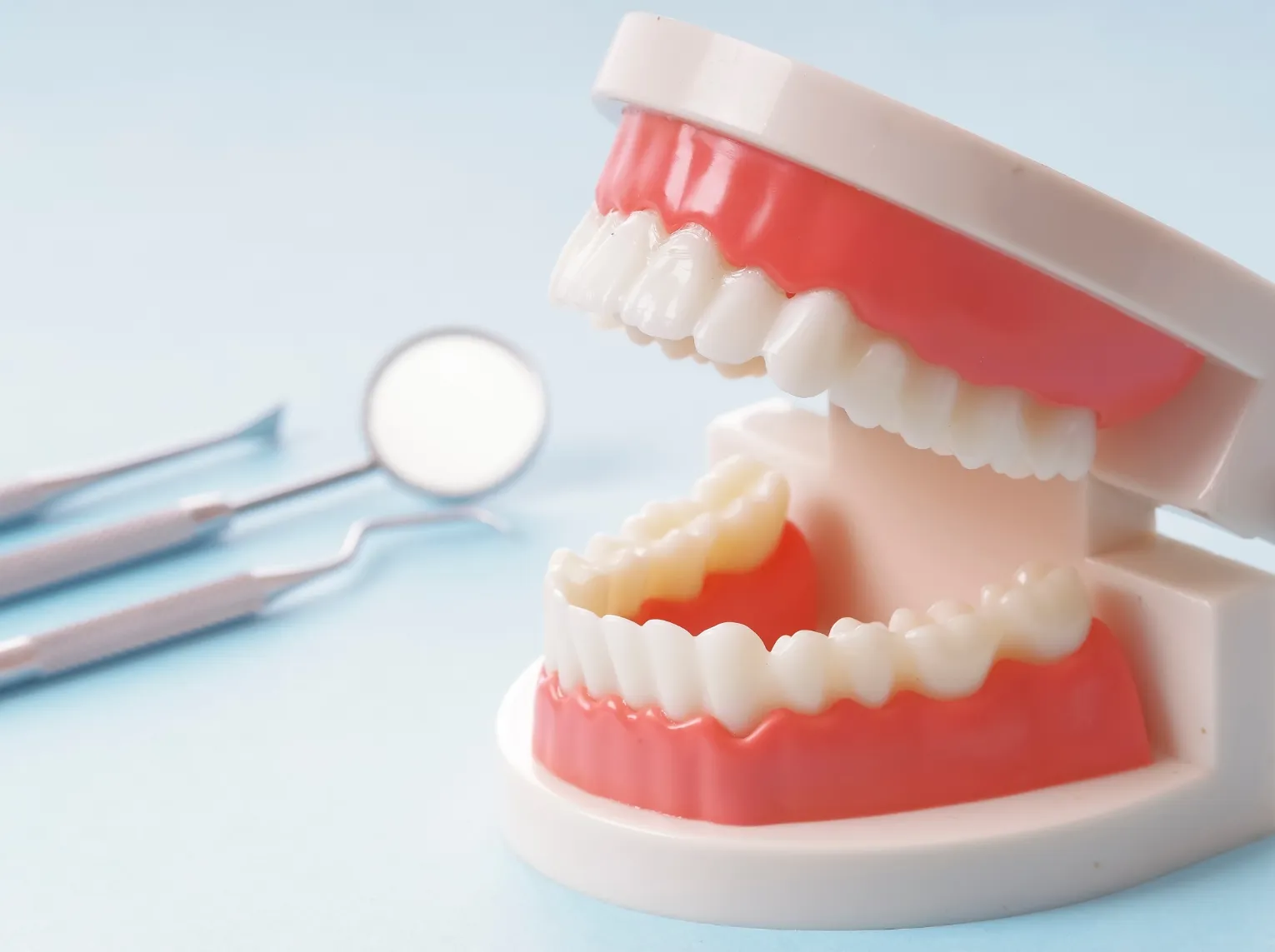 「炎症（細菌）」と「力（噛み合わせ）」のコントロール