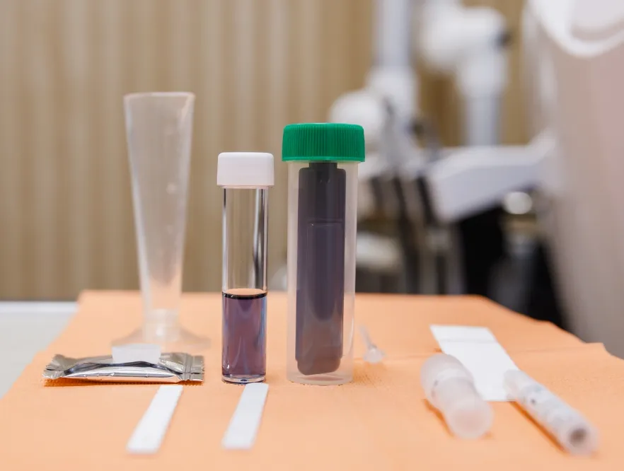 サリバテスト（唾液検査）の実施	